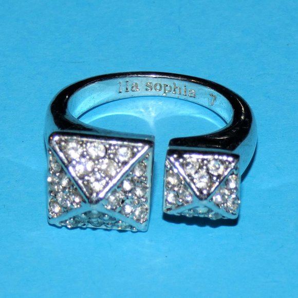 Lia Sophia Ring Rhinestones Silver Tone Triangles Pyramids Size 7 Elegant - Picture 2 of 6